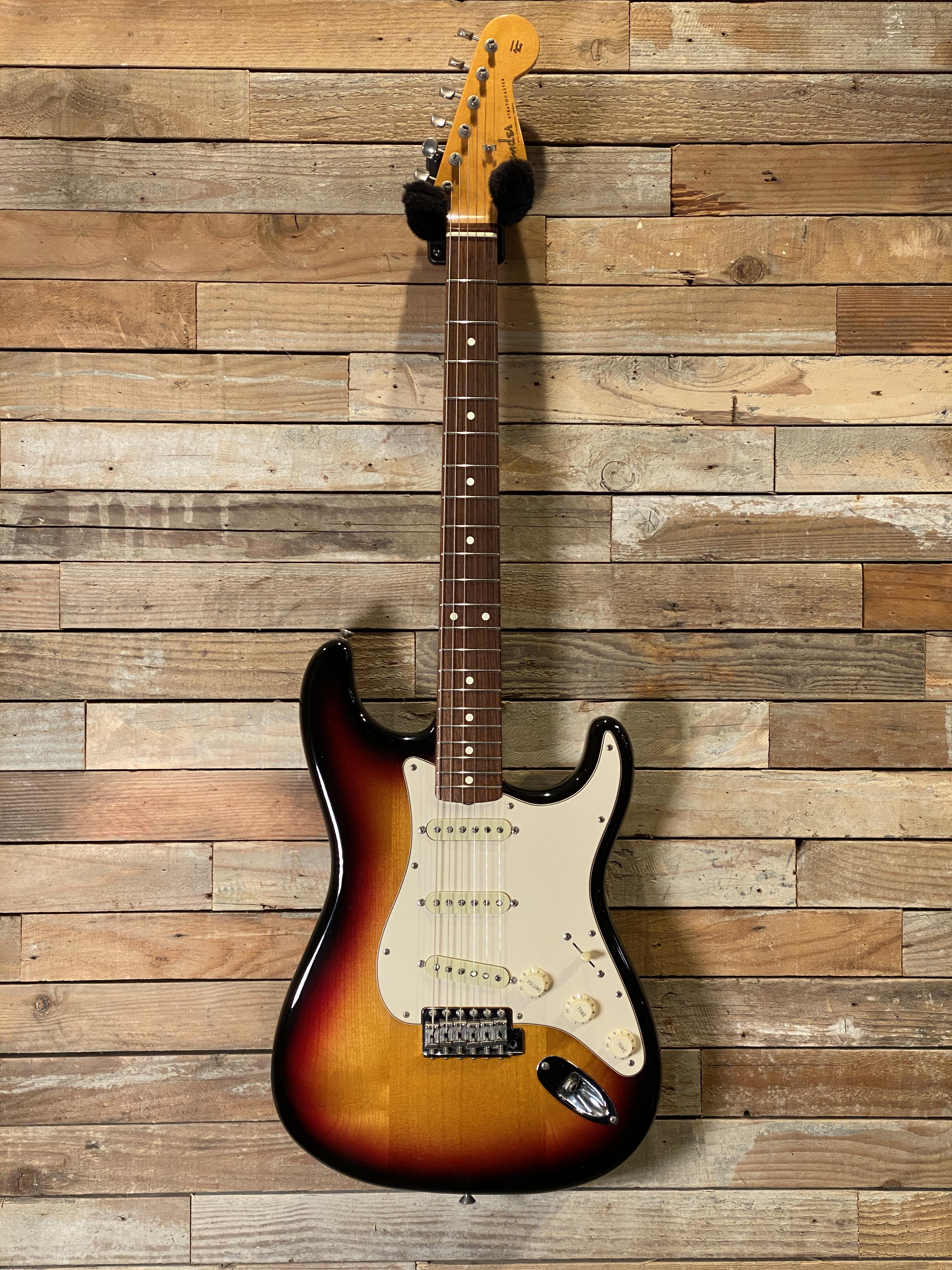 Fender American Vintage '62 Stratocaster | ncrouchphotography.com